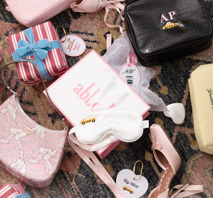 6 Personalized Wedding Gift  Ideas for the Happy Couple