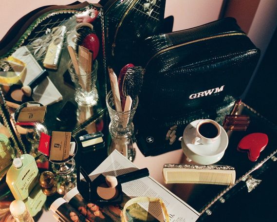 9 Personalizable Gift Ideas for Your Sister